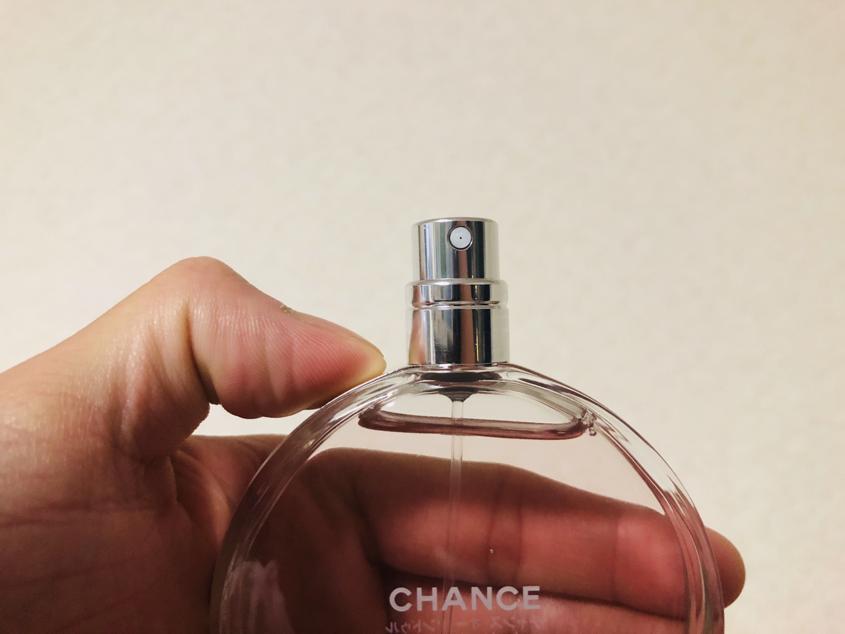 あいみょんも愛用するシャネルの「チャンス オー タンドゥル」徹底レビュー【ピンクボトルの大人の香水】 | 暮らしにあいみょん